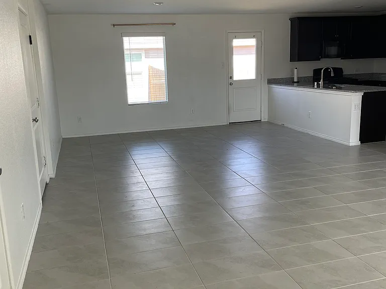 2800 Slatewood Dr — Photo 6