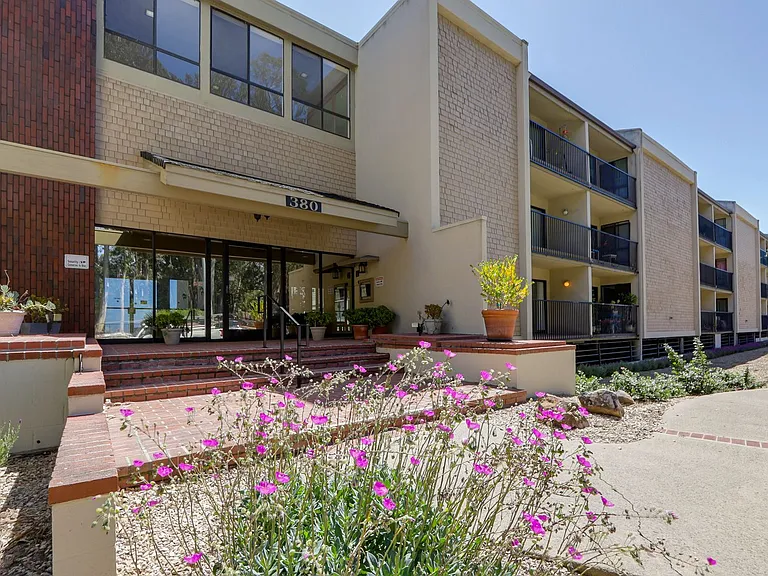 380 Vallejo Dr #128 — Photo 2