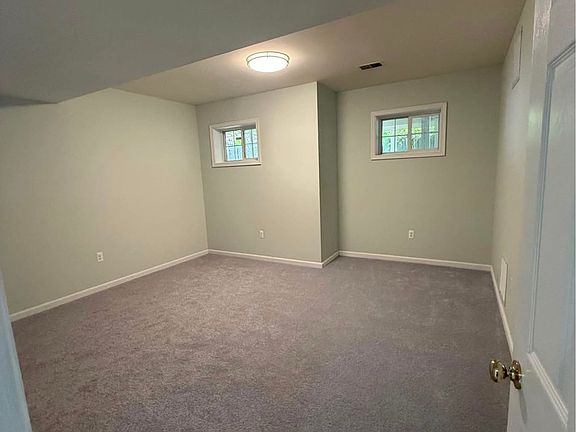 5th image of 13047 Quate Ln
