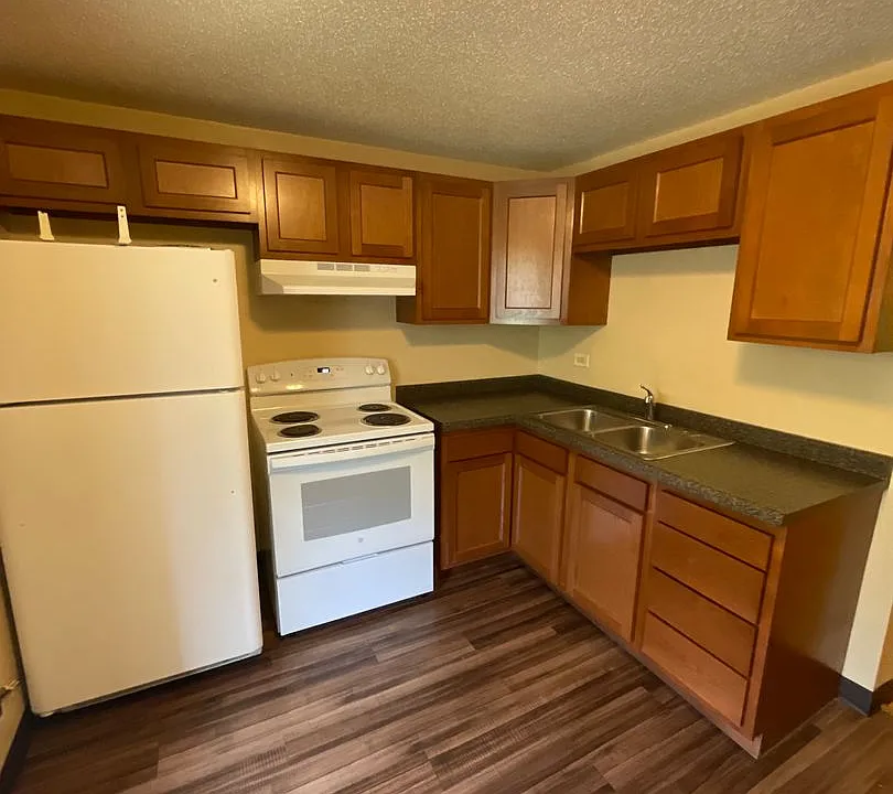 327 W 4th St