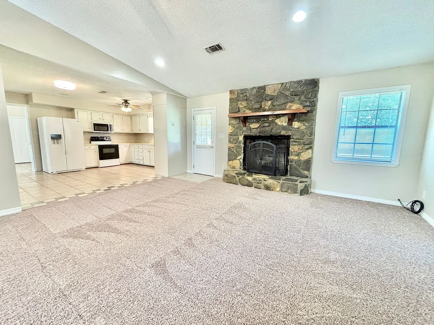 Spacious 3-Bedroom Home — Photo 3
