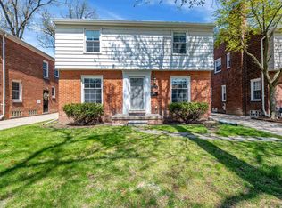 1808 Littlestone Rd, Grosse Pointe Woods, MI 48236