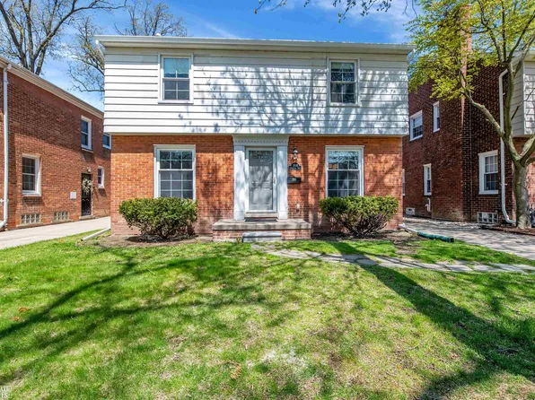 1808 Littlestone Rd, Grosse Pointe Woods, MI 48236