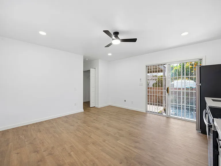 4701 Abbott Rd #B — Photo 9