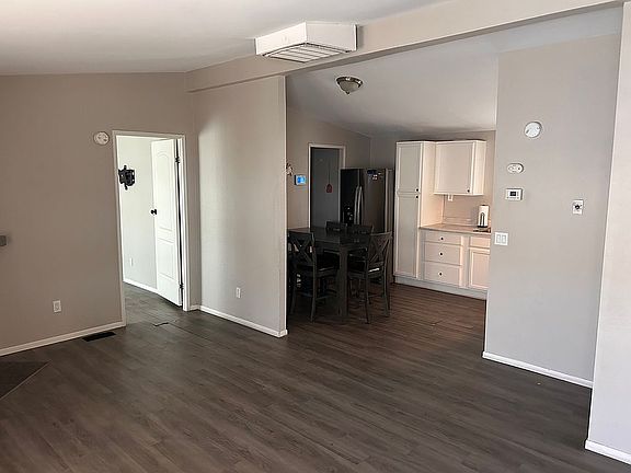 Open concept living/kitchen