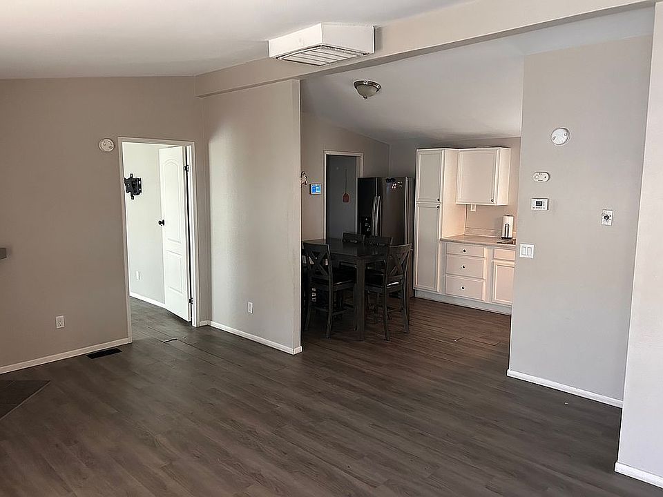 Open concept living/kitchen