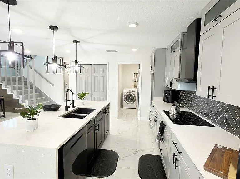 1414 E Harding St — Photo 10