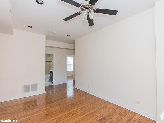 5th image of 859 W Cornelia Ave #1112
