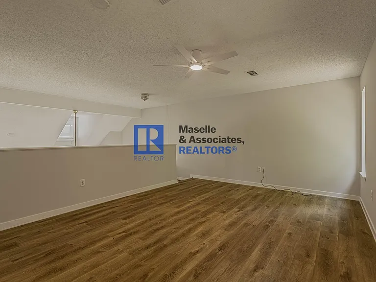 520 Twin Pine Cv — Photo 26
