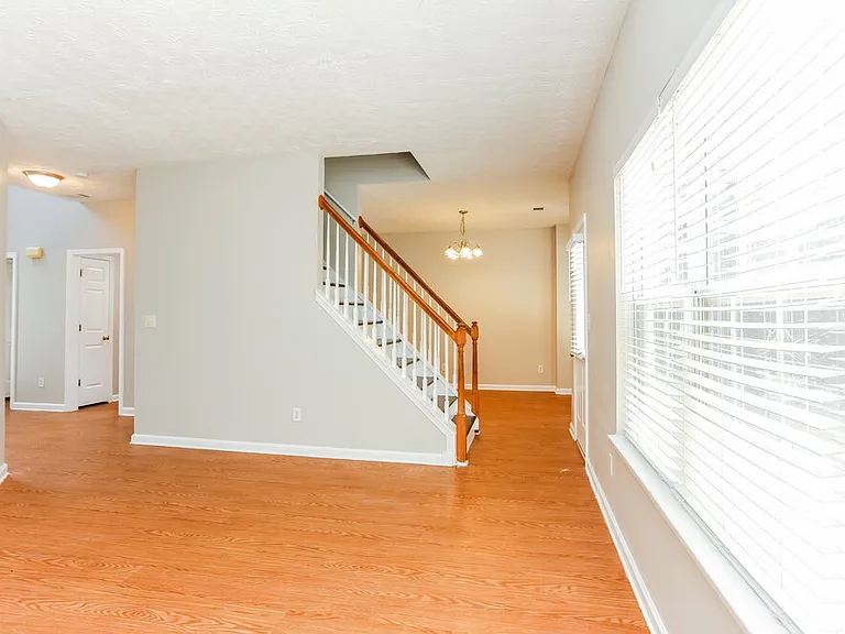7470 Royale Ct — Photo 5