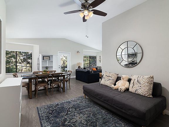 5th image of 818 Sierra Vista Dr