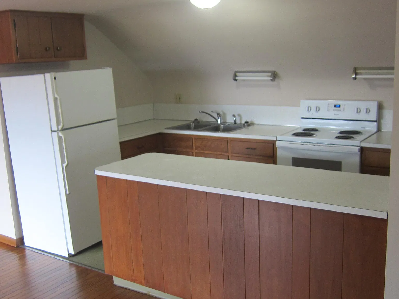 2 bed, 824 sqft, $1,030 — Photo 2