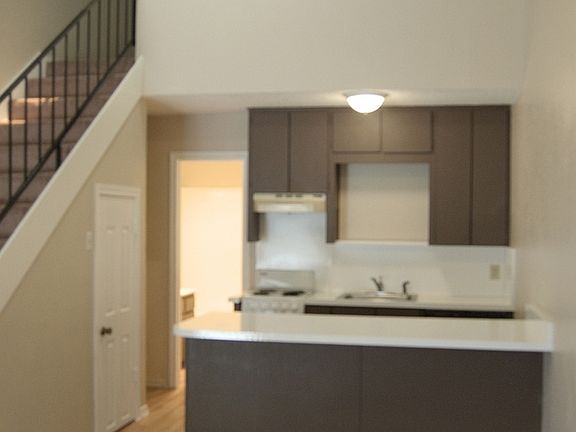 2nd image of 520 Bond St APT 4