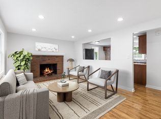 104 Chestnut Rd, Tyngsboro, MA 01879