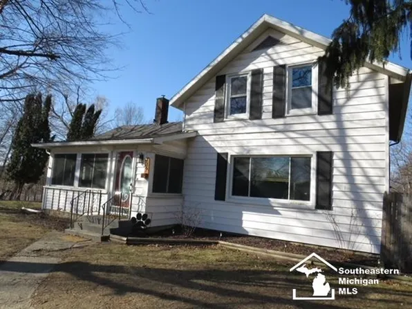 126 W Center St, Petersburg, MI 49270