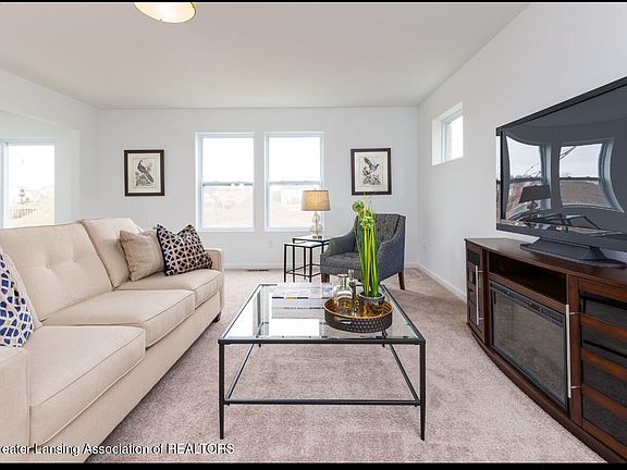 4th image of 2892 Moccasin Dr