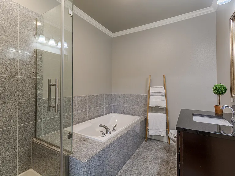 Arlo Luxury Apartment Homes — Photo 9