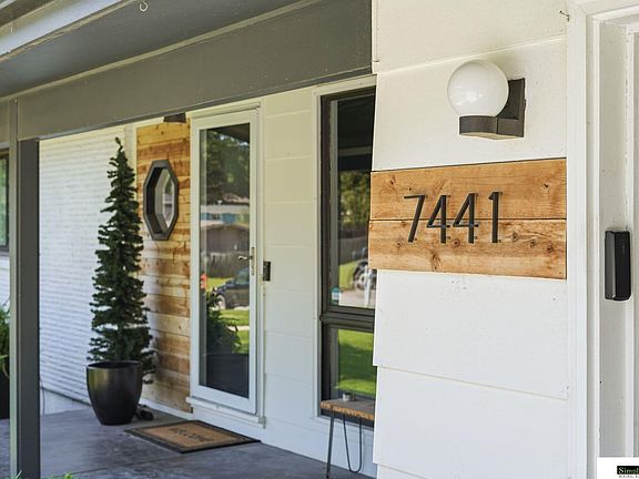 4th image of 7441 Steinway Rd