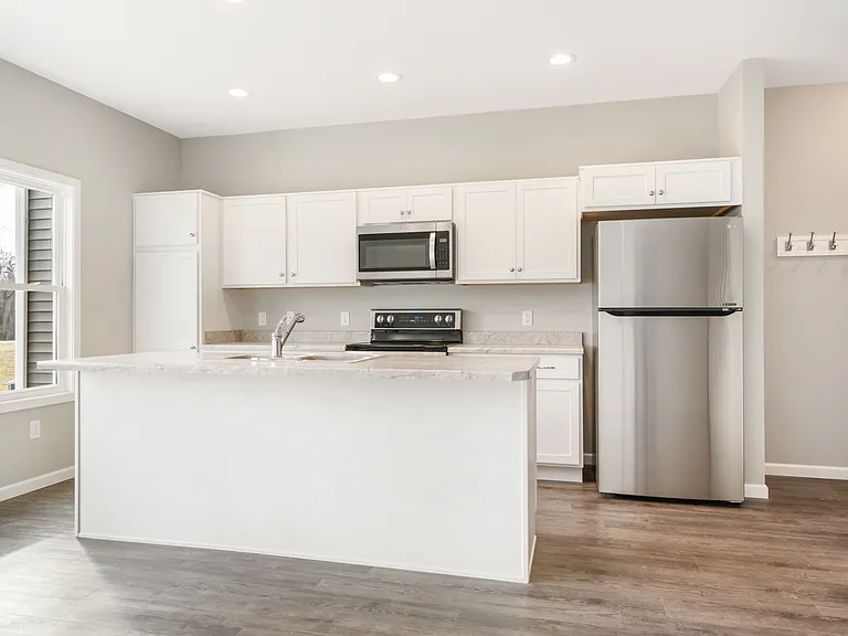 10031 Bluffs Cor — Photo 3
