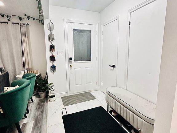2nd image of 878 Upper Ottawa St #1