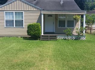 6162 East Dr, Groves, TX 77619