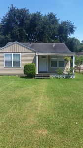 6162 East Dr, Groves, TX, 77619