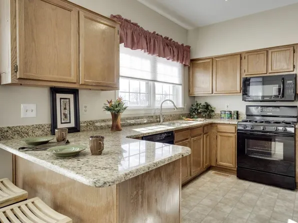 5511 Village Center Dr, Centreville, VA 20120