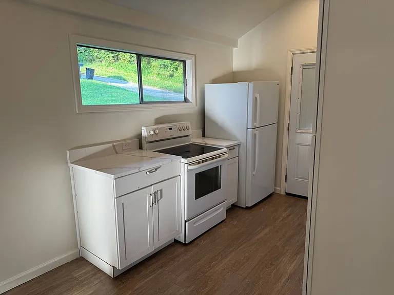 2637 Woodlawn Dr — Photo 4