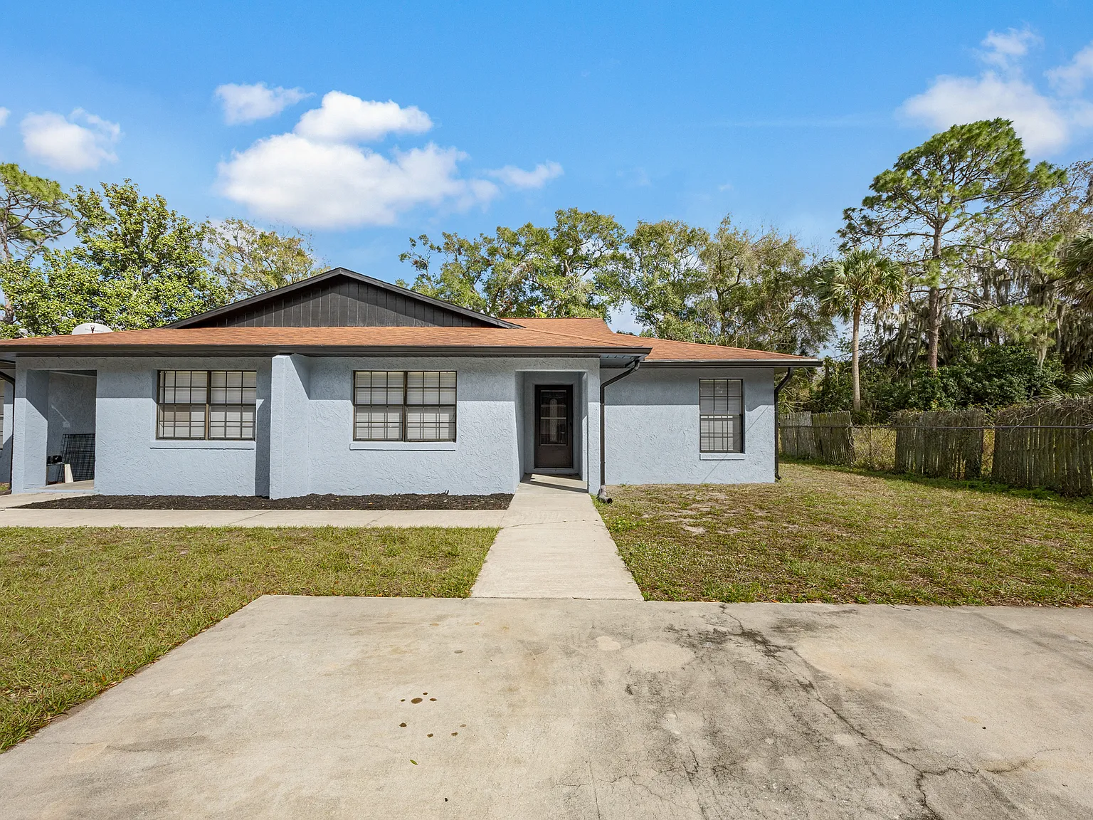 3 bed, 1346 sqft, $1,600 — Photo 1