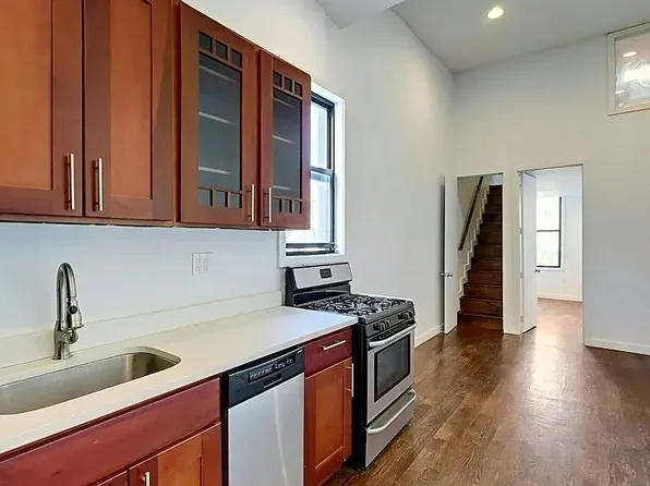 886 Franklin Ave #2F, Brooklyn, NY 11225