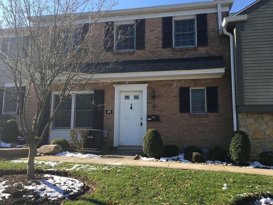 1st image of 25 Applewood Dr #25