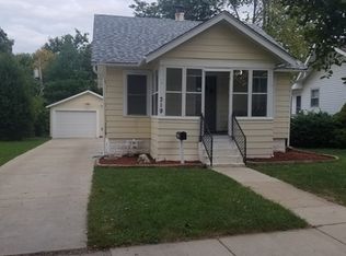 319 N Harrison Ave, Aurora, IL 60506