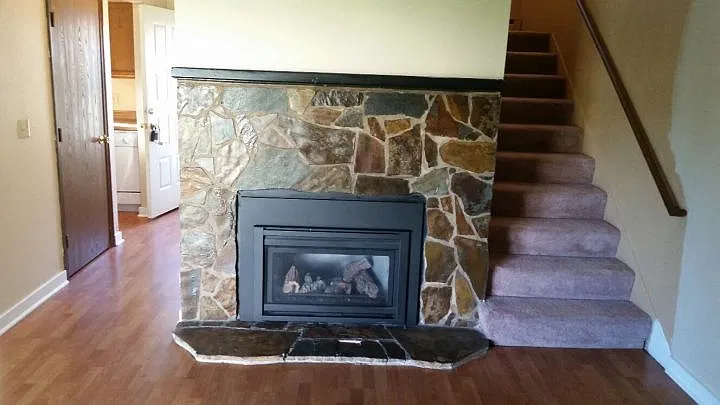 3 bed, 2.5 bath, 1584 sqft, $1,545 — Photo 2