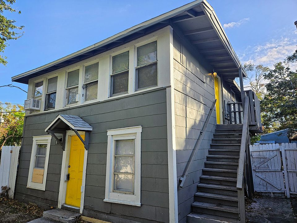 1st image of 944 1/2 15th Ave S #2