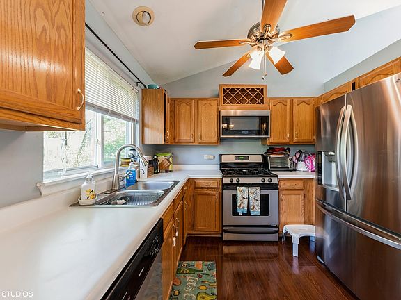 3rd image of 1482 Leeward Ct