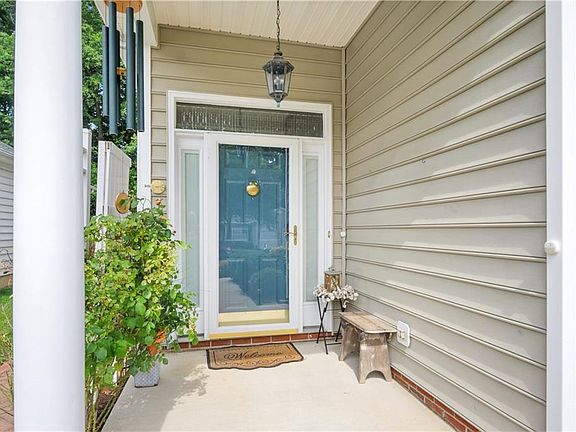 5th image of 6219 Chelsea Cres