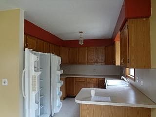 4th image of 733 Riverhills Ct