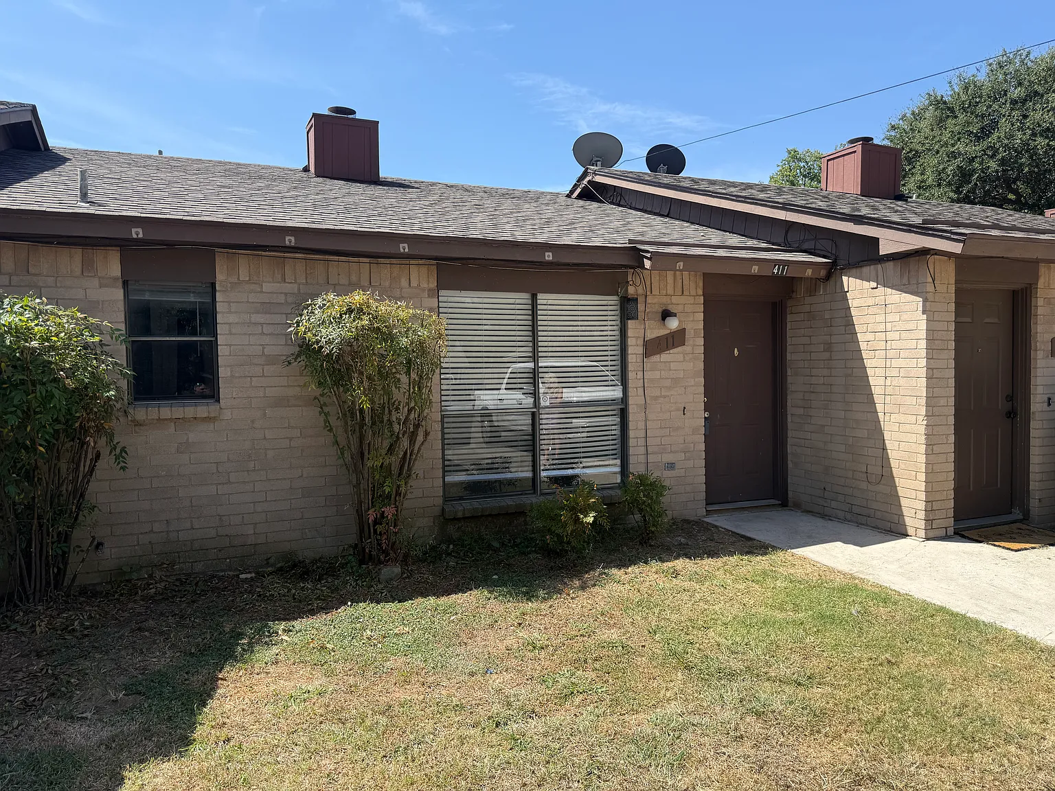 2 bed, $1,300 — Photo 1