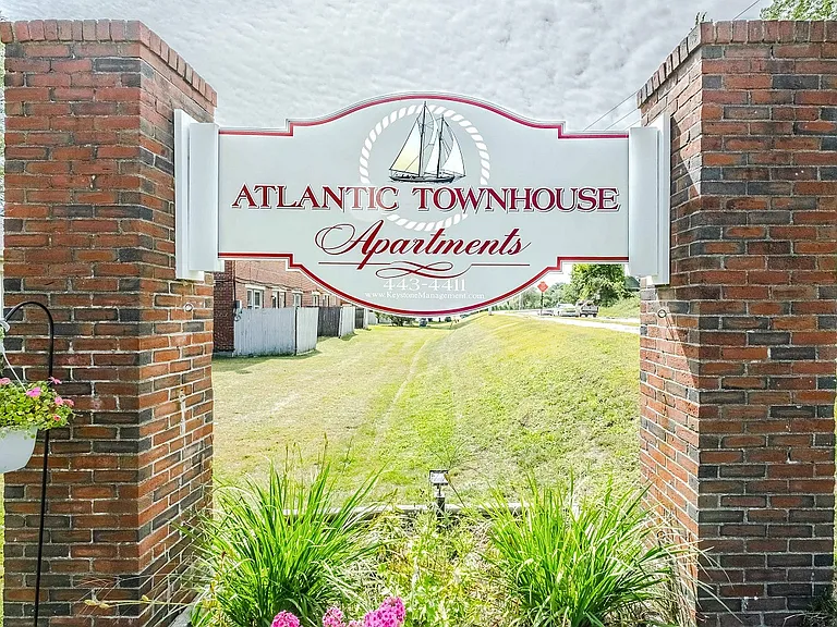 Atlantic Townhouse Apartments — Photo 17