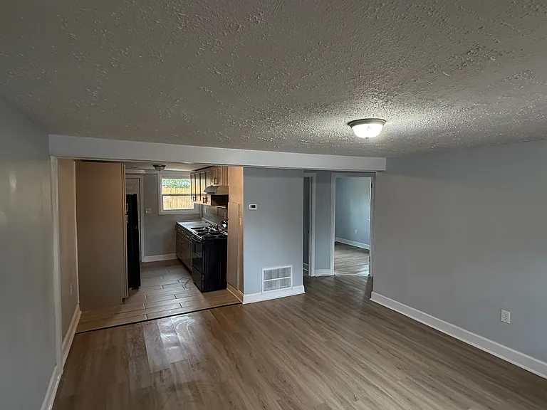 5716 Weston Ave #B — Photo 1