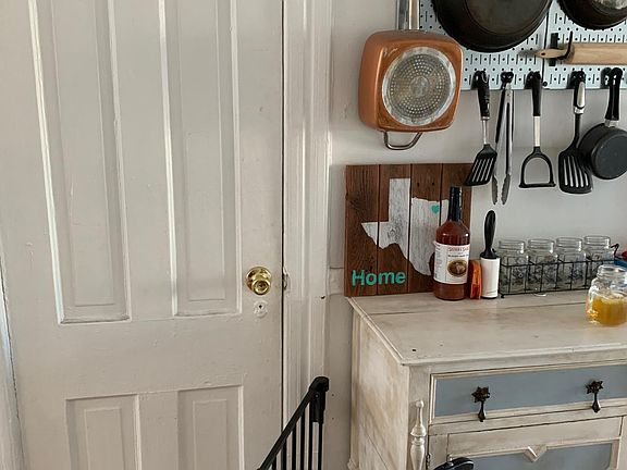 4th image of 1331 W Barry Ave #2