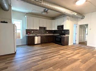 15 Washington St APT 2, Valparaiso, IN 46383