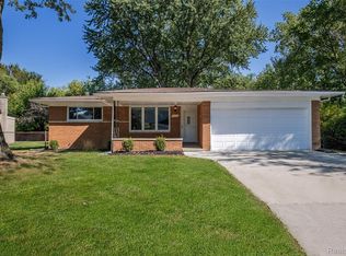 35016 Bobcean Rd, Clinton Township, MI 48035
