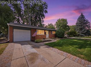 41231 Memphis Dr, Sterling Heights, MI 48313