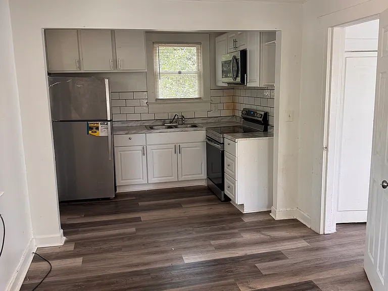 3508 Grand St — Photo 2