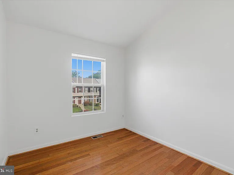 6129 Kendra Way — Photo 17