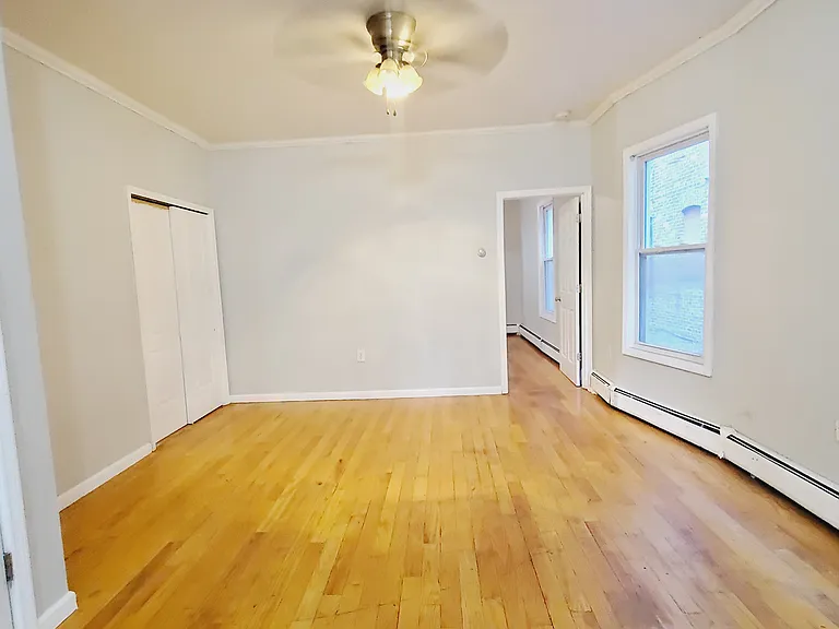 262 Bergen Ave #2R — Photo 3