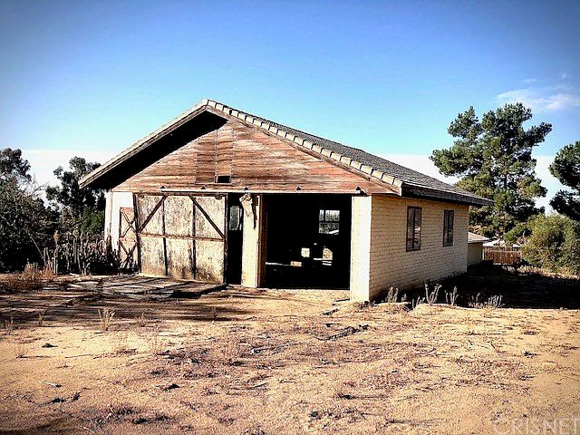 2nd image of 11701 Perris Blvd