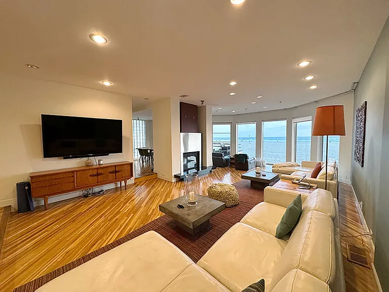 3509 Ocean Front Walk — Photo 6