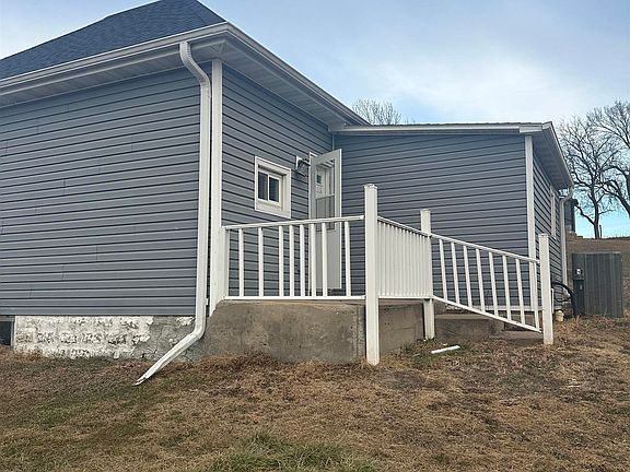 3rd image of 2129 Elm St